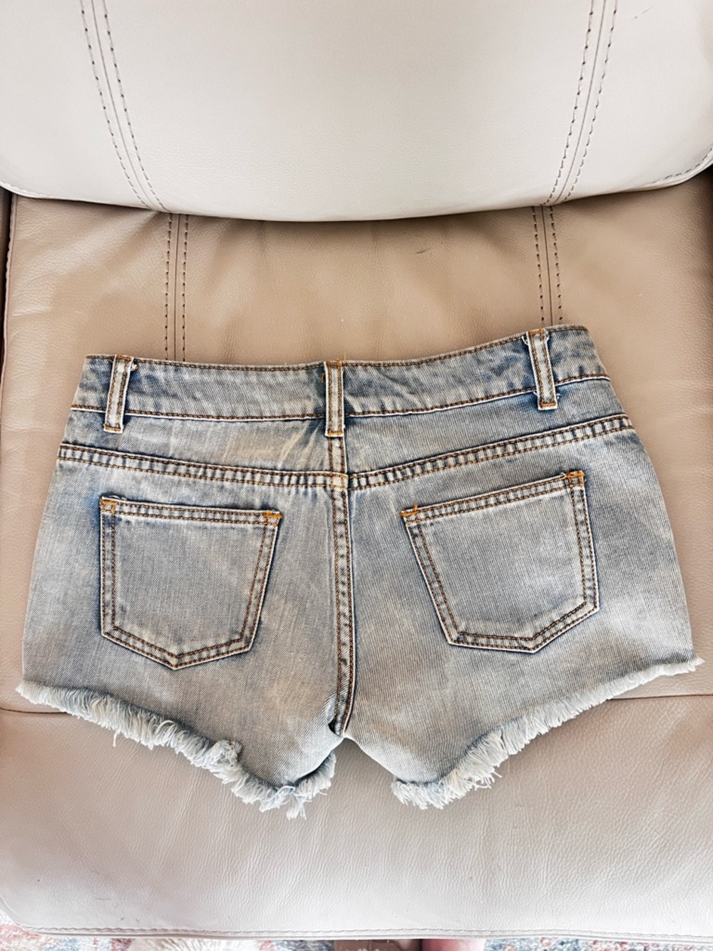 Love Culture Acid Wash Distressed Denim Shorts M Low Rise Frayed Festival - Picture 3 of 11